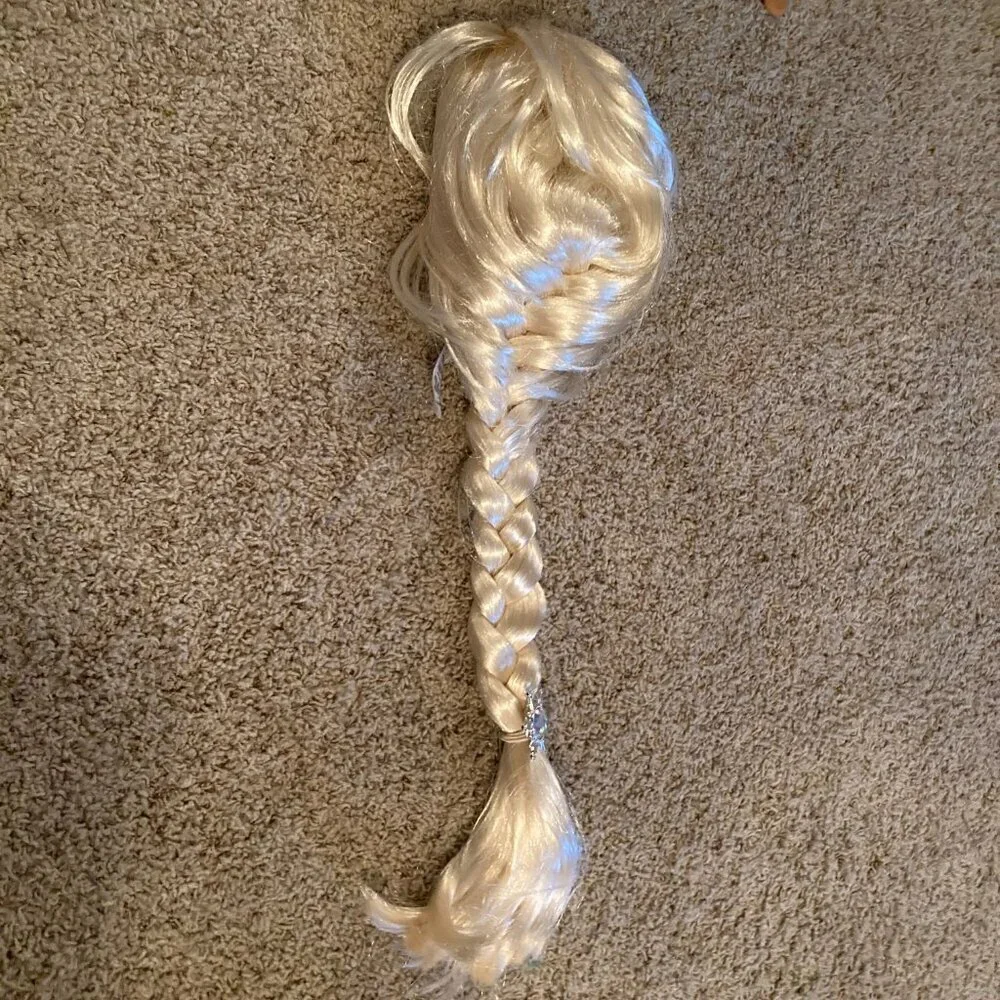 Deluxe Frozen Elsa costume 3 pc - Picture 3 of 3